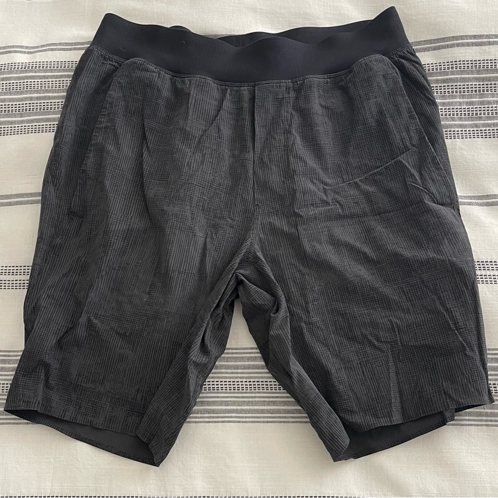 Lululemon Men's Black Shorts